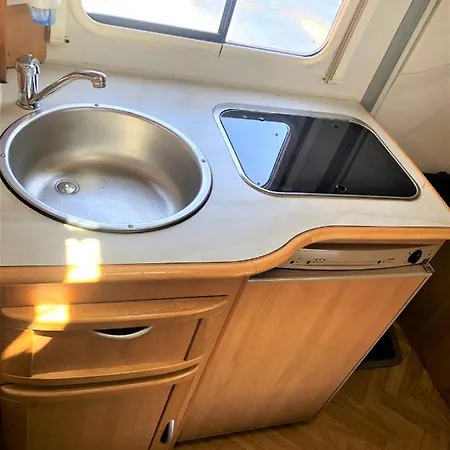 Different Holidays At Motor Camper Caravan At Tenerife South 펜션